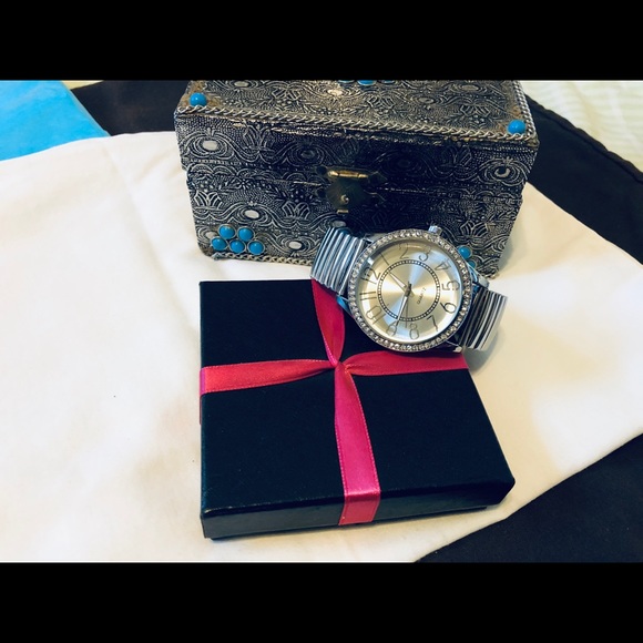 Watches - Picture 4 of 6